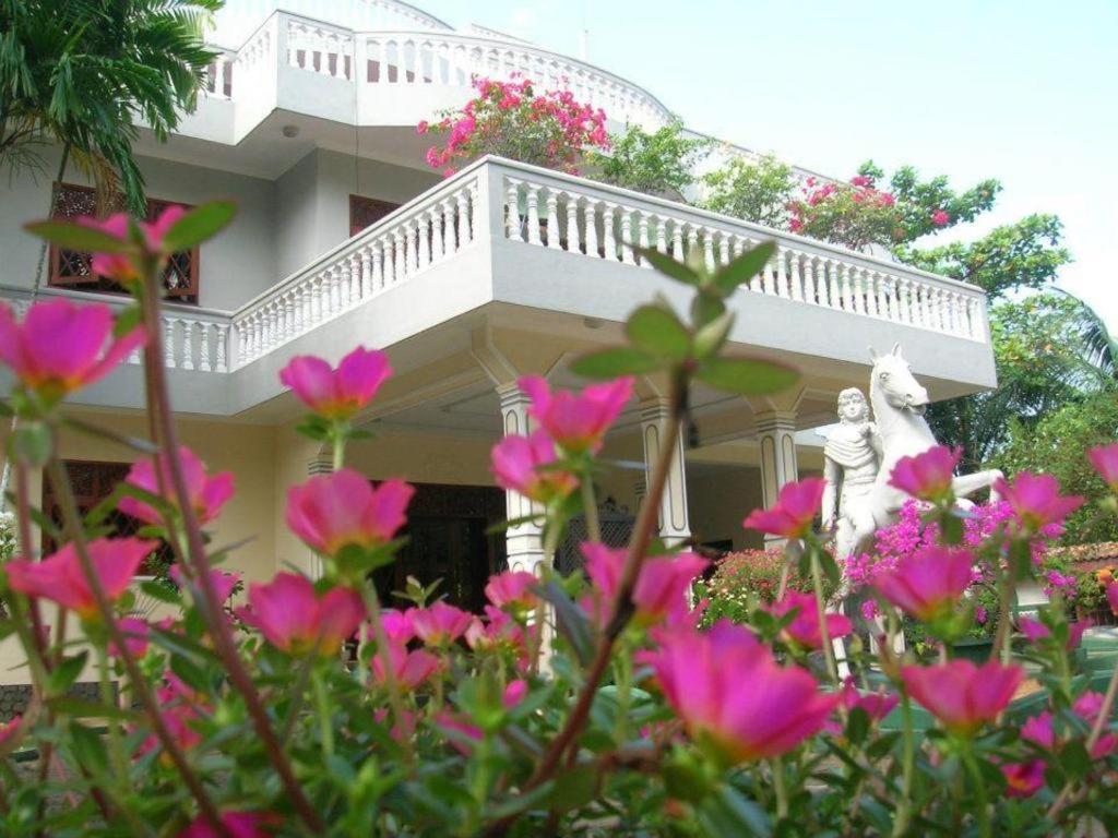 Sagarika Beach Hotel Moragalla Esterno foto
